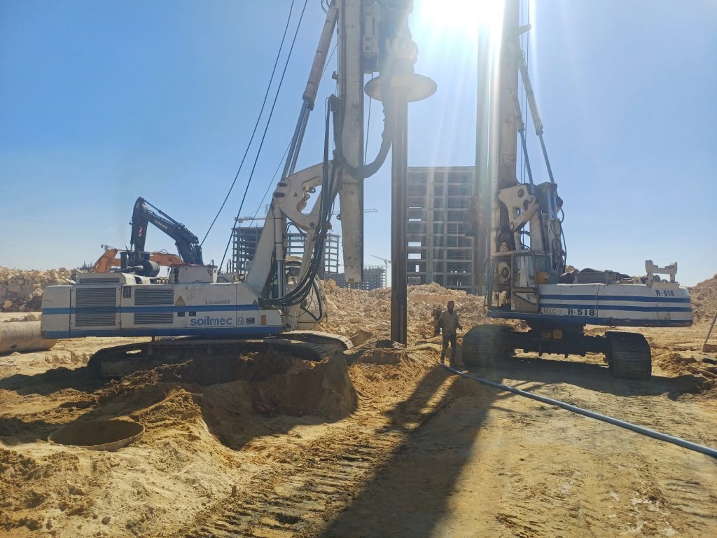 Execution of shoring wall Piles for the administrative building of the Egyptian Pharmaceutical Company (Bored).